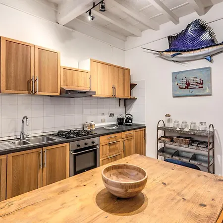 Apartment Elegant Two Bedroom Apartment-colosseum *